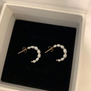 Mejuri pearl hoops